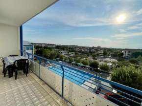 Lovely flat facing the swimming pool